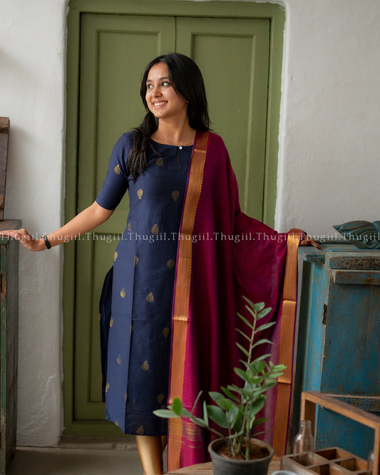 T446 Agalvizhi - Kurta Set (Top - Dupatta)