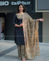 T342 Kayalvizhi - Kurta Set