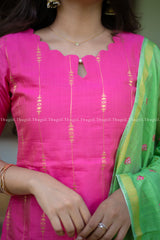 T422 Shruthi - Kurta Set