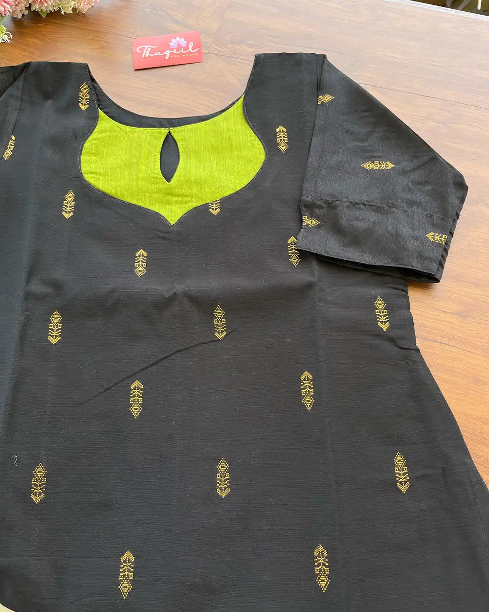 T160 Green Black Slub Silk Kurta Set (Pre order 30-35 days)