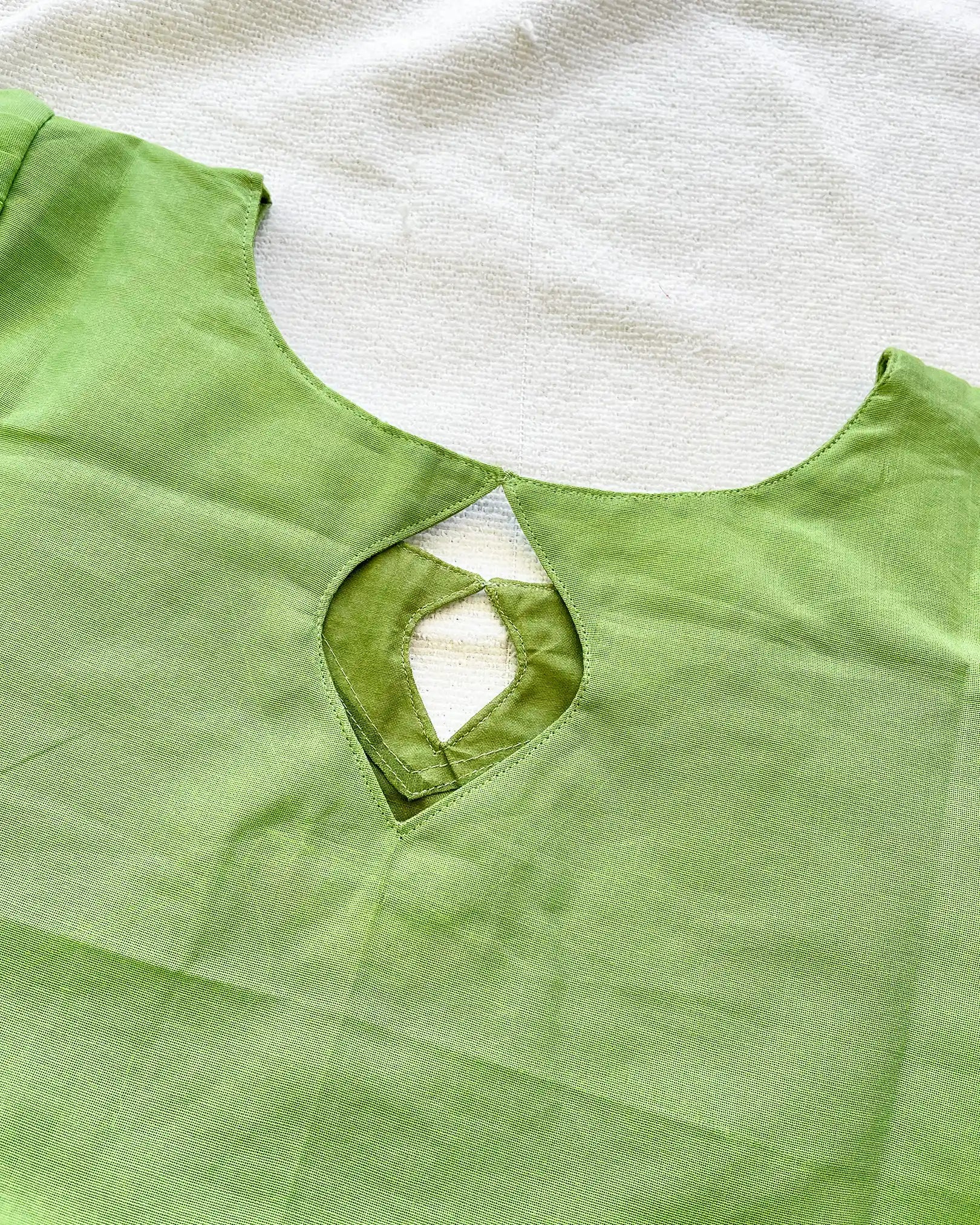 T044 Parrot Green Silk Kurta Set (Kurta-Dupatta)