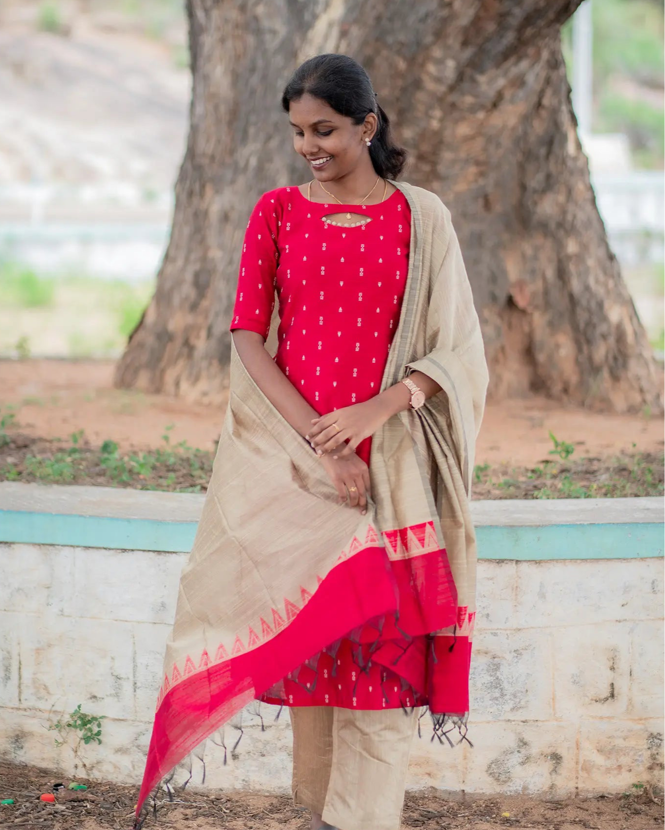 T042 Red Lady Slub Silk Kurta Set