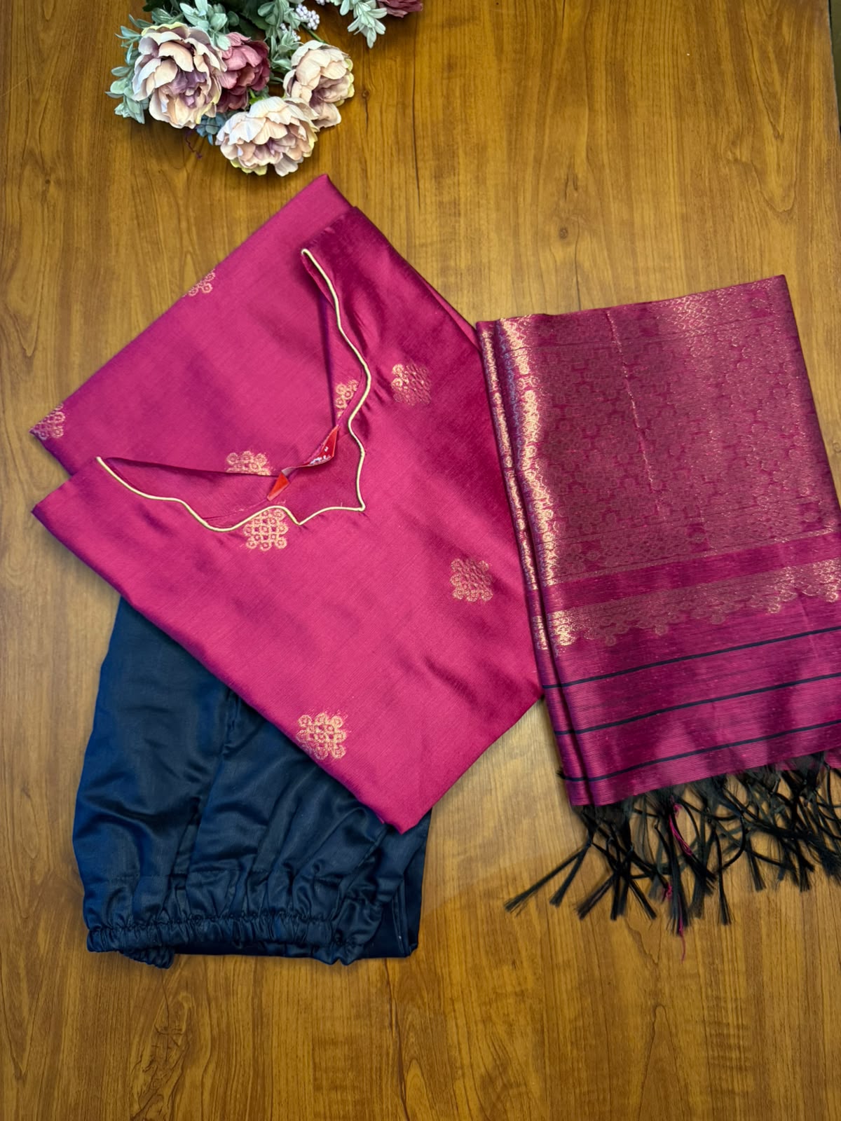 T497 Ezhiloviya (purple ) - Kurta Set