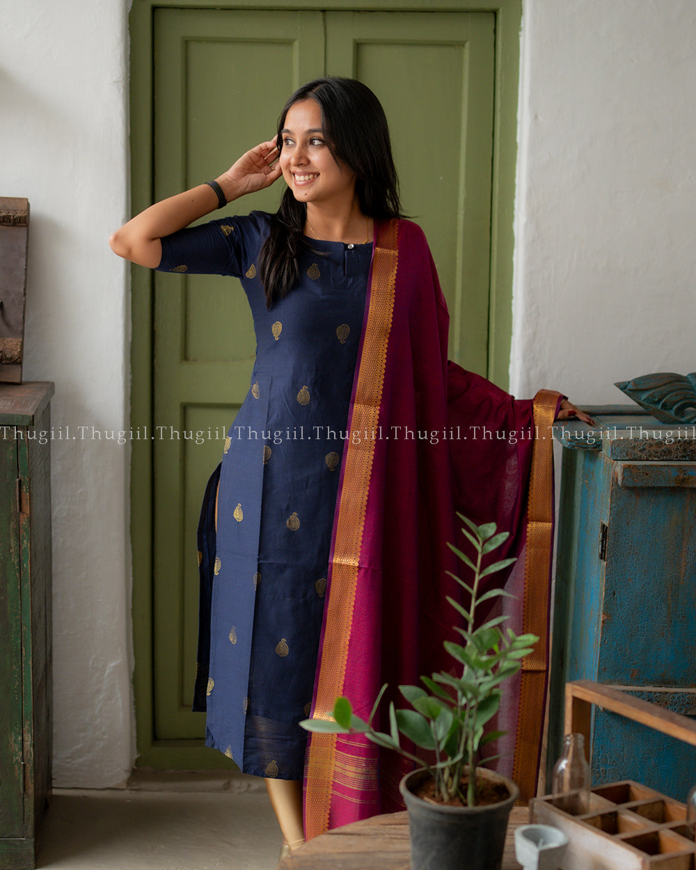 T446 Agalvizhi - Kurta Set (Top - Dupatta)