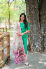 T526 Vrinda (Green) - Kurta Set (Top-Dupatta)
