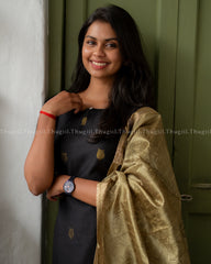 T447 Maivizhi - Kurta Set