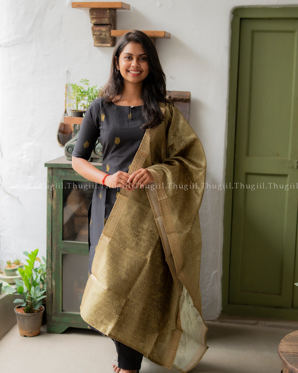 T447 Maivizhi - Kurta Set