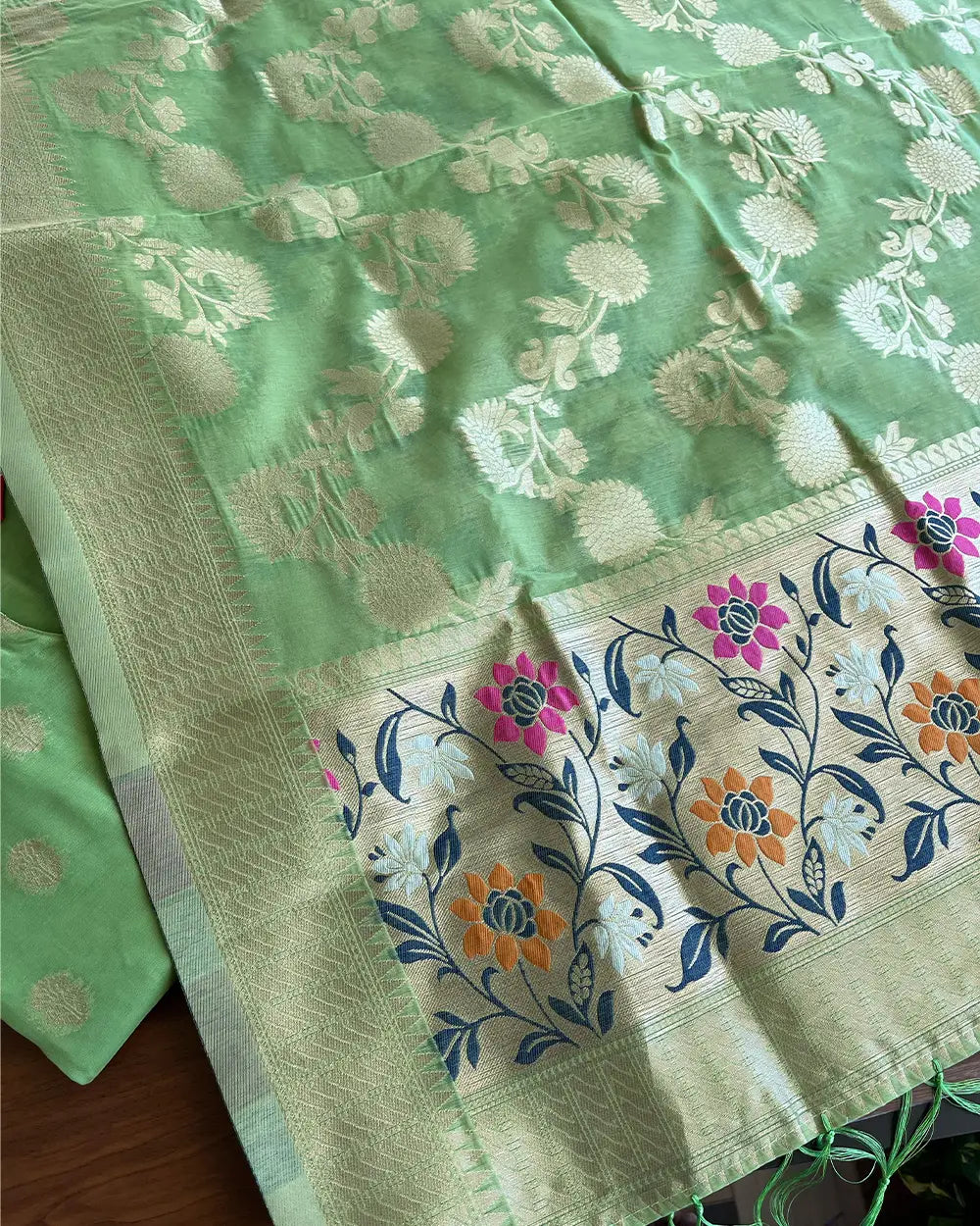 T120 Green Cotton Banaras Kurta Set (Top-Dupatta)