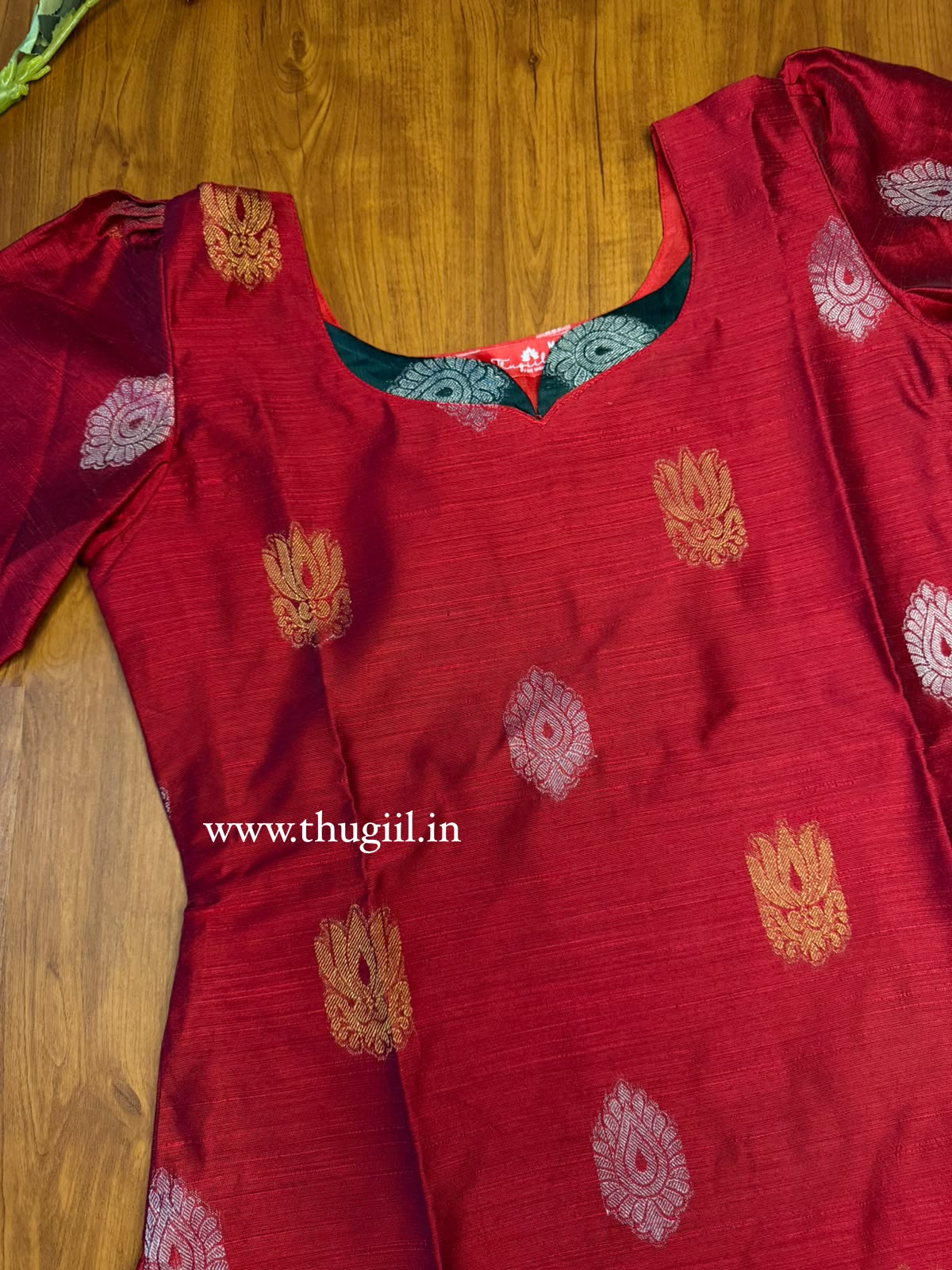 T496 Nandhini (Red) - Kurta Set