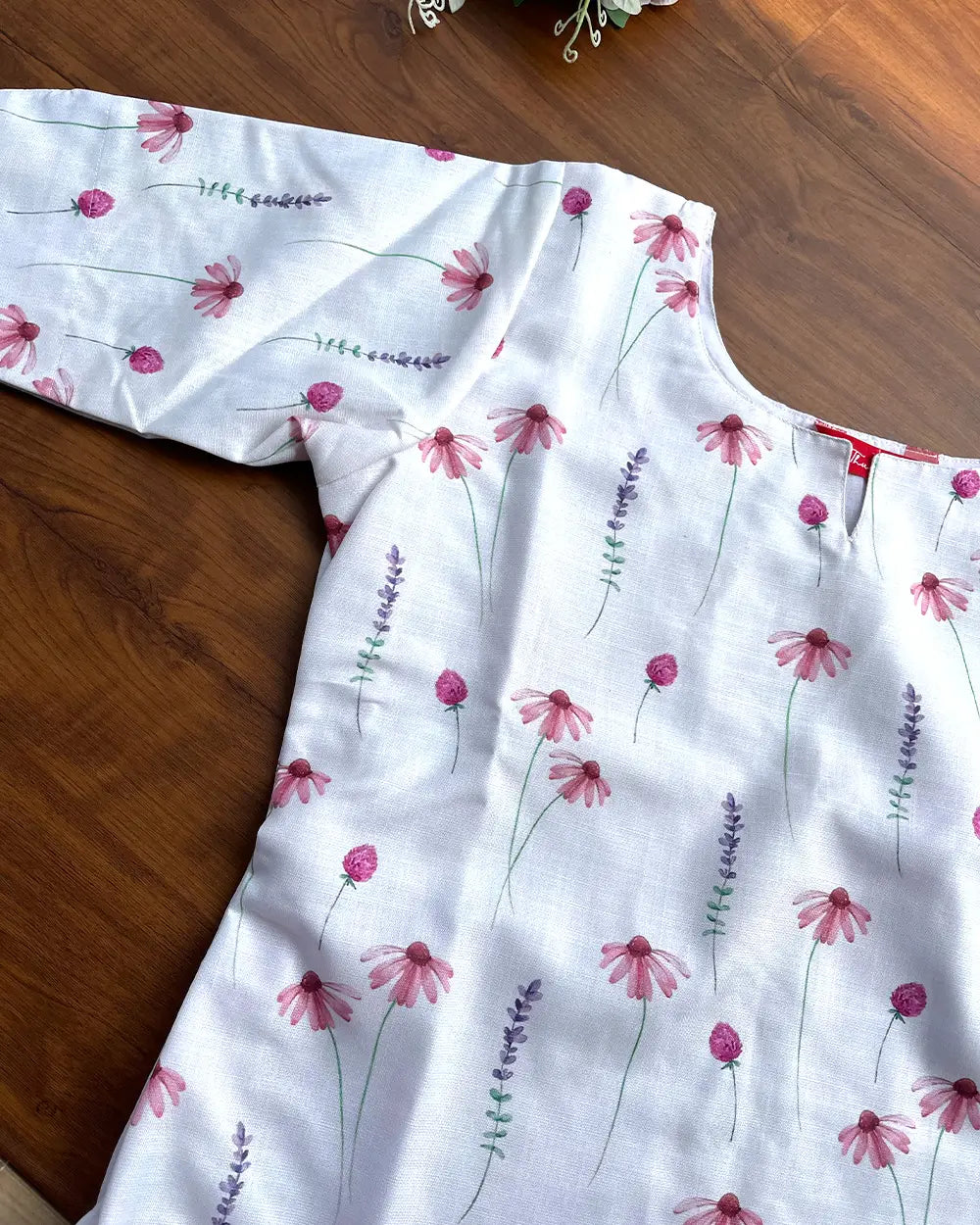 T243 White Floral Linen Kurta