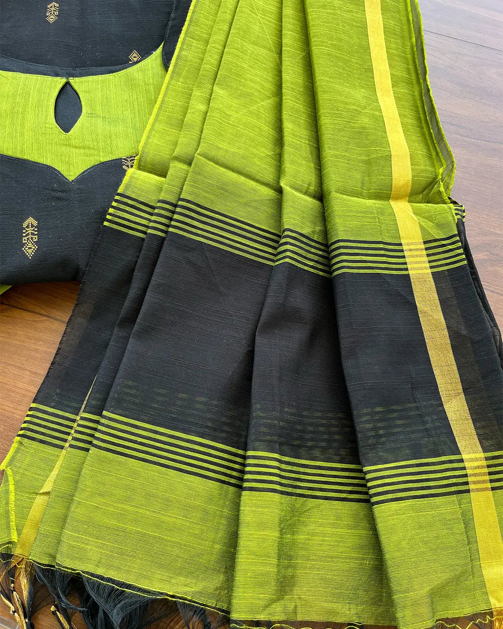 T160 Green Black Slub Silk Kurta Set (Pre order 30-35 days)