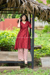 T423 Aarvi - Kurta Set