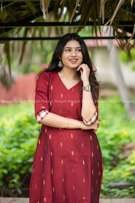 T423 Aarvi - Kurta Set