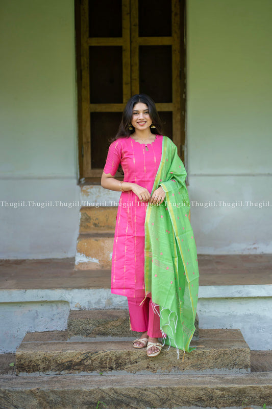 T422 Shruthi - Kurta Set