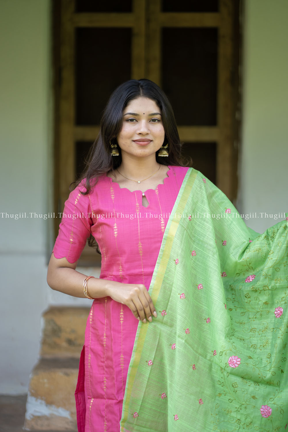 T422 Shruthi - Kurta Set