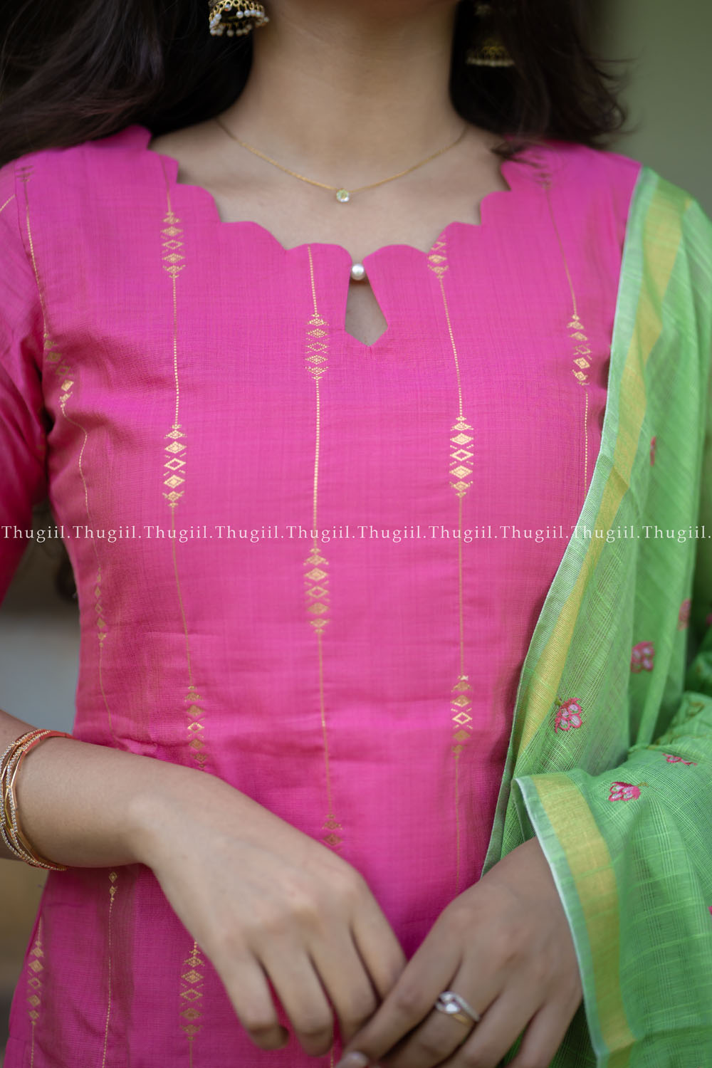 T422 Shruthi - Kurta Set