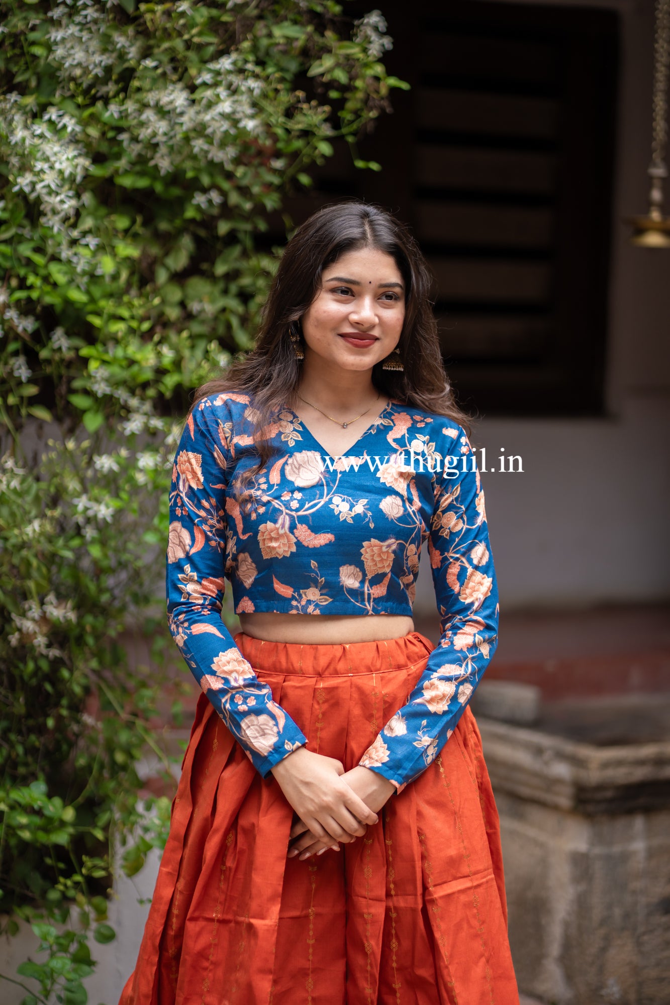 T393 Roopa - Top & Skirt