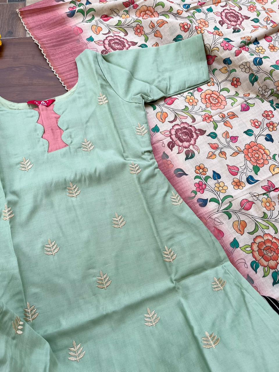 T349 Harini - Kurta Set